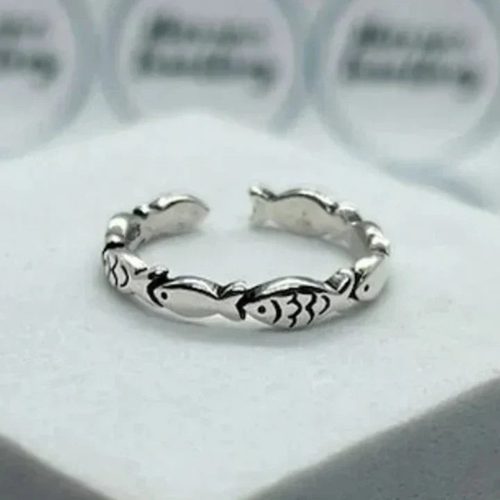 Robins -Vintage fish ring made of silver