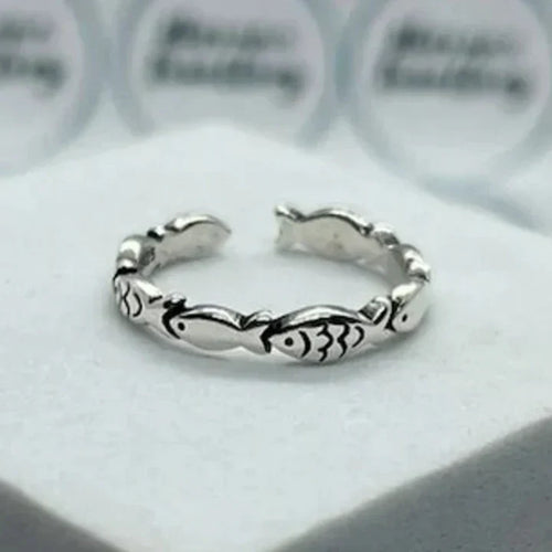 Robins -Vintage fish ring made of silver